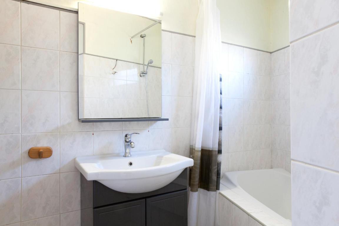 Maison Pres De La Plage Villa Sete Bagian luar foto